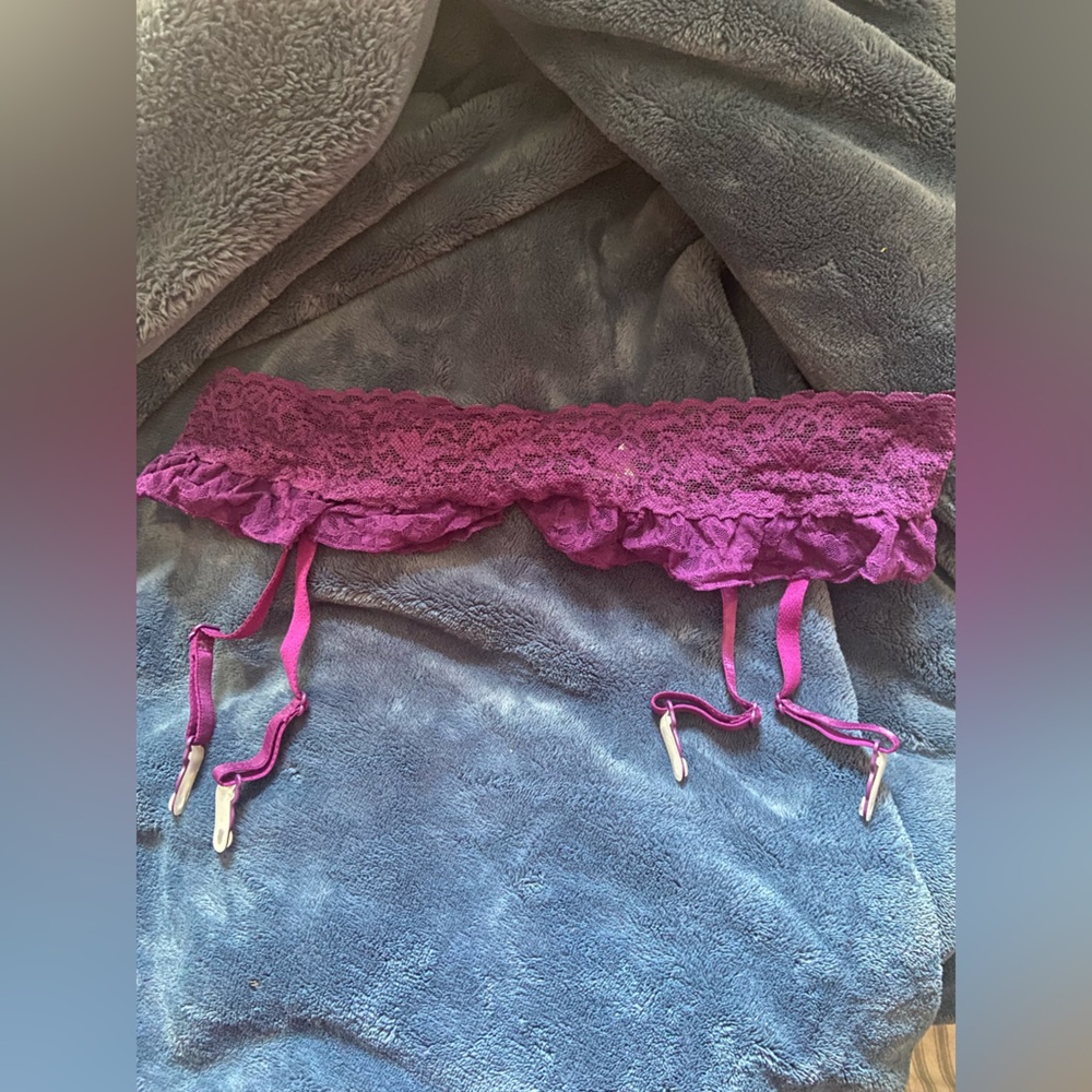 3/$20 Victoria’s Secret Garter